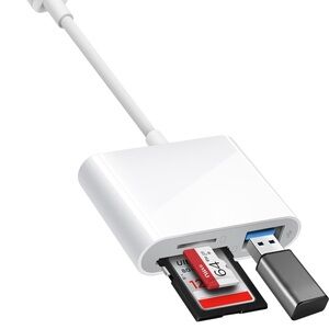 USB- C SD card reader with 3 ports